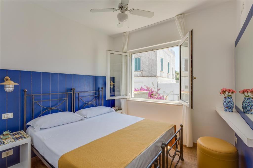 Hotel Torre Dei Borboni Ponza Eksteriør bilde