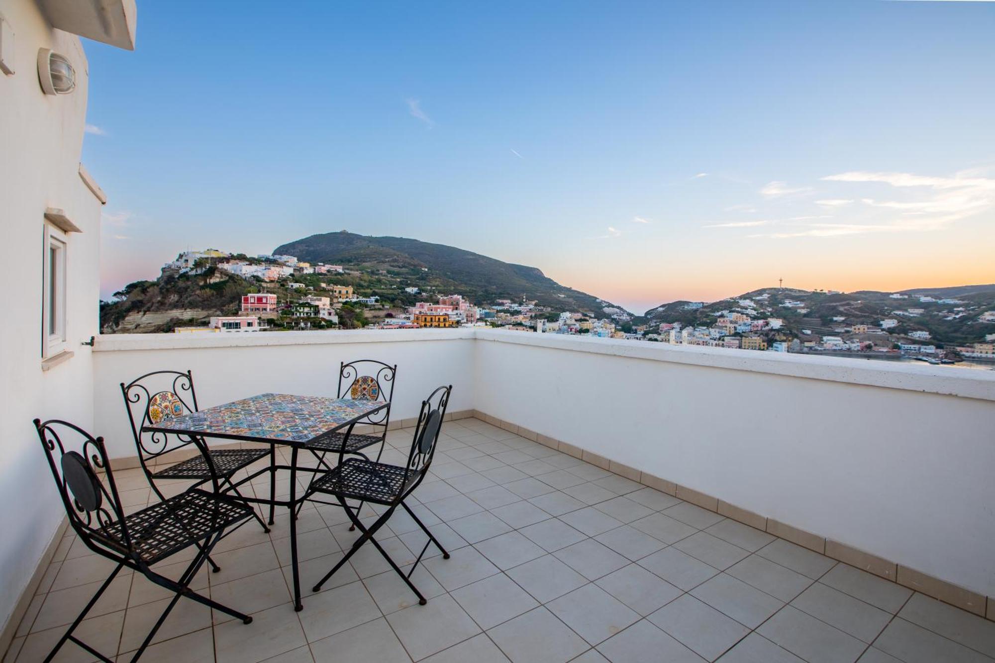 Hotel Torre Dei Borboni Ponza Eksteriør bilde