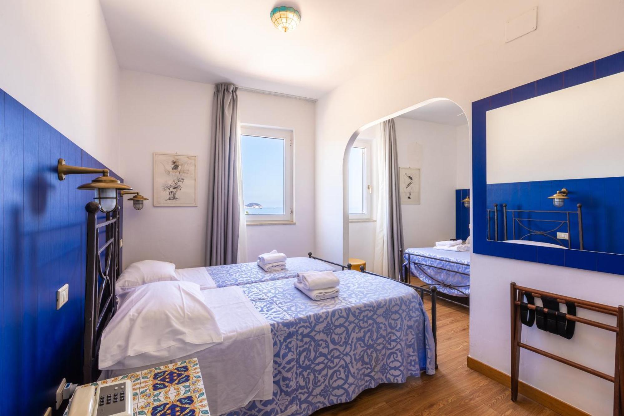 Hotel Torre Dei Borboni Ponza Eksteriør bilde