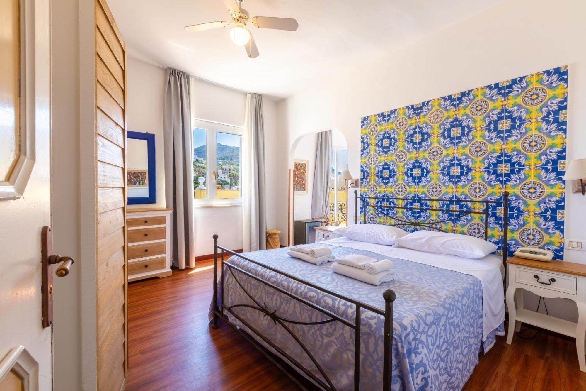Hotel Torre Dei Borboni Ponza Eksteriør bilde