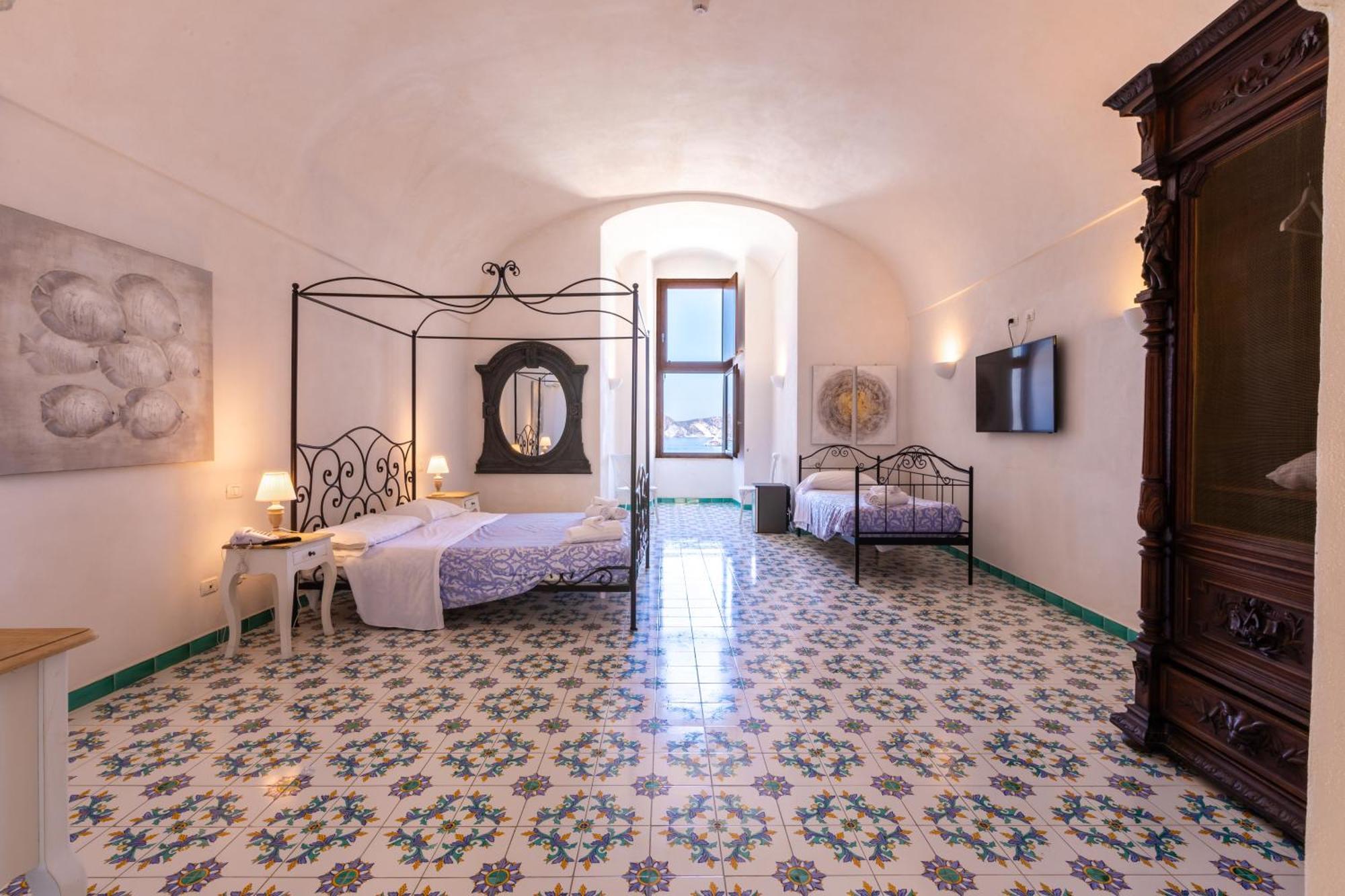 Hotel Torre Dei Borboni Ponza Eksteriør bilde