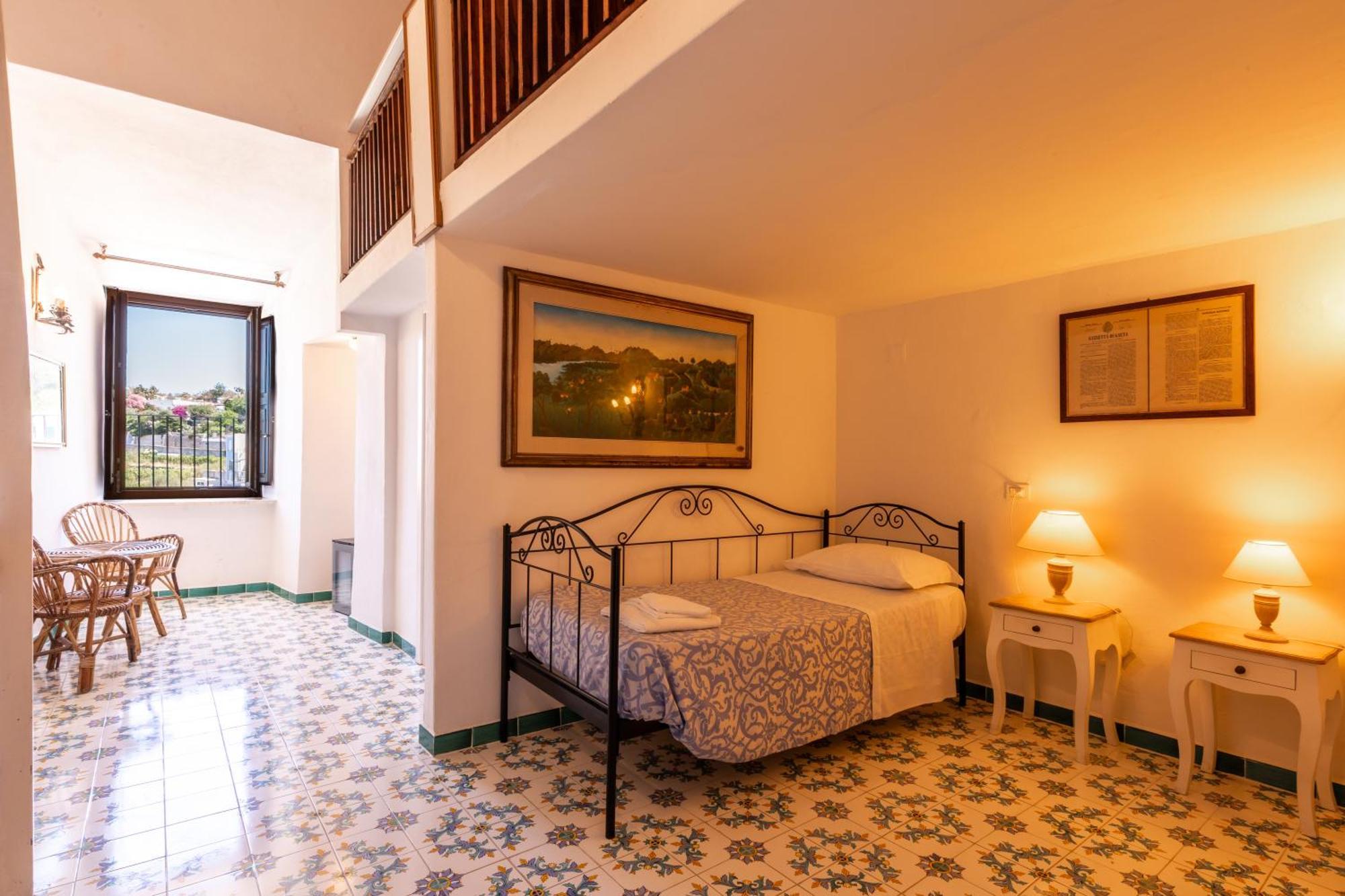 Hotel Torre Dei Borboni Ponza Eksteriør bilde