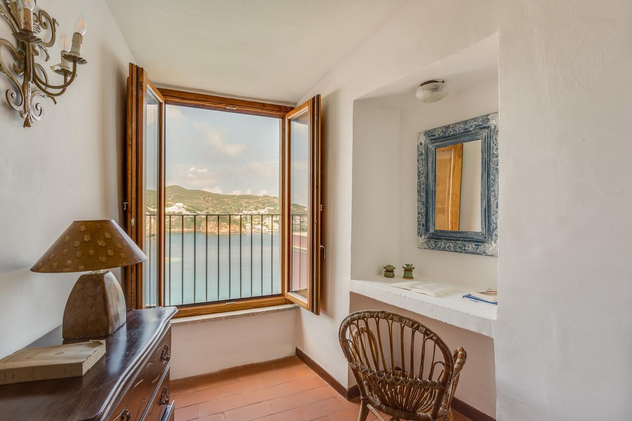 Hotel Torre Dei Borboni Ponza Eksteriør bilde