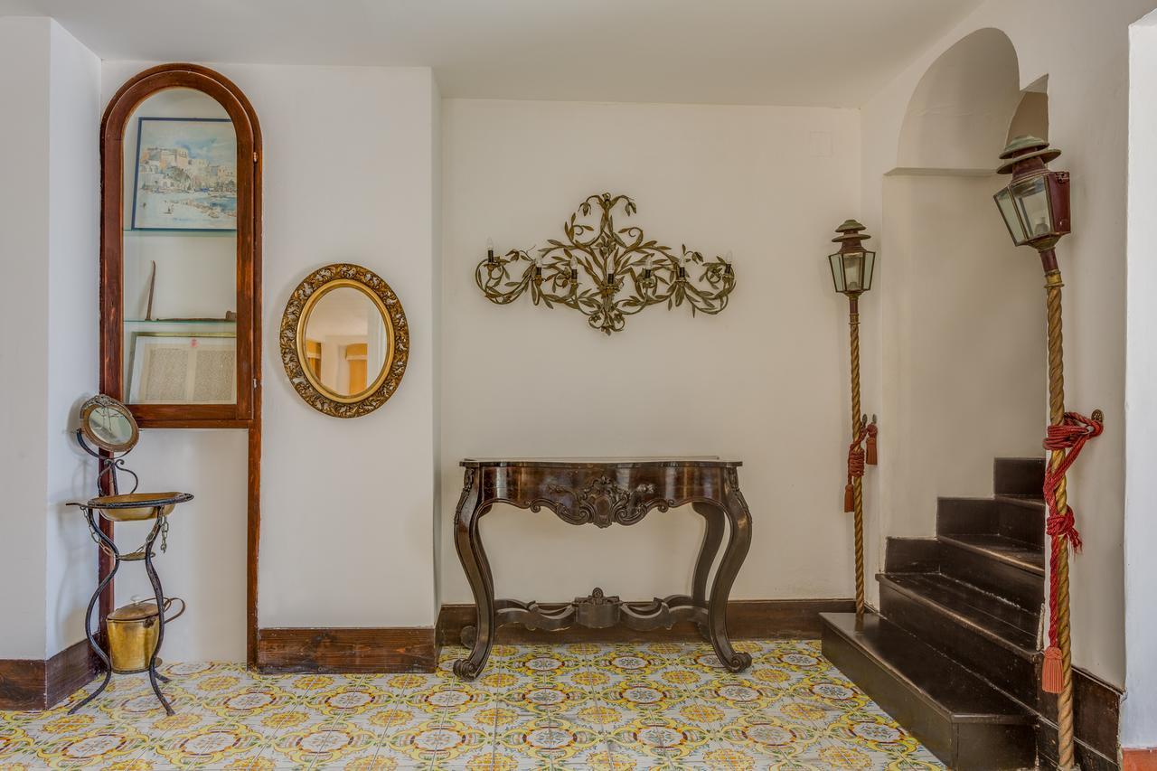 Hotel Torre Dei Borboni Ponza Eksteriør bilde