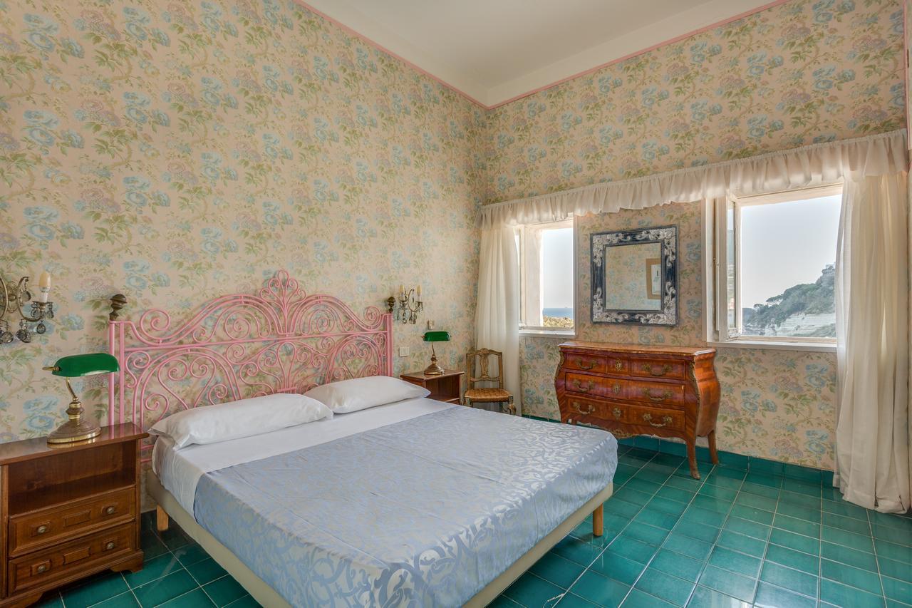 Hotel Torre Dei Borboni Ponza Eksteriør bilde