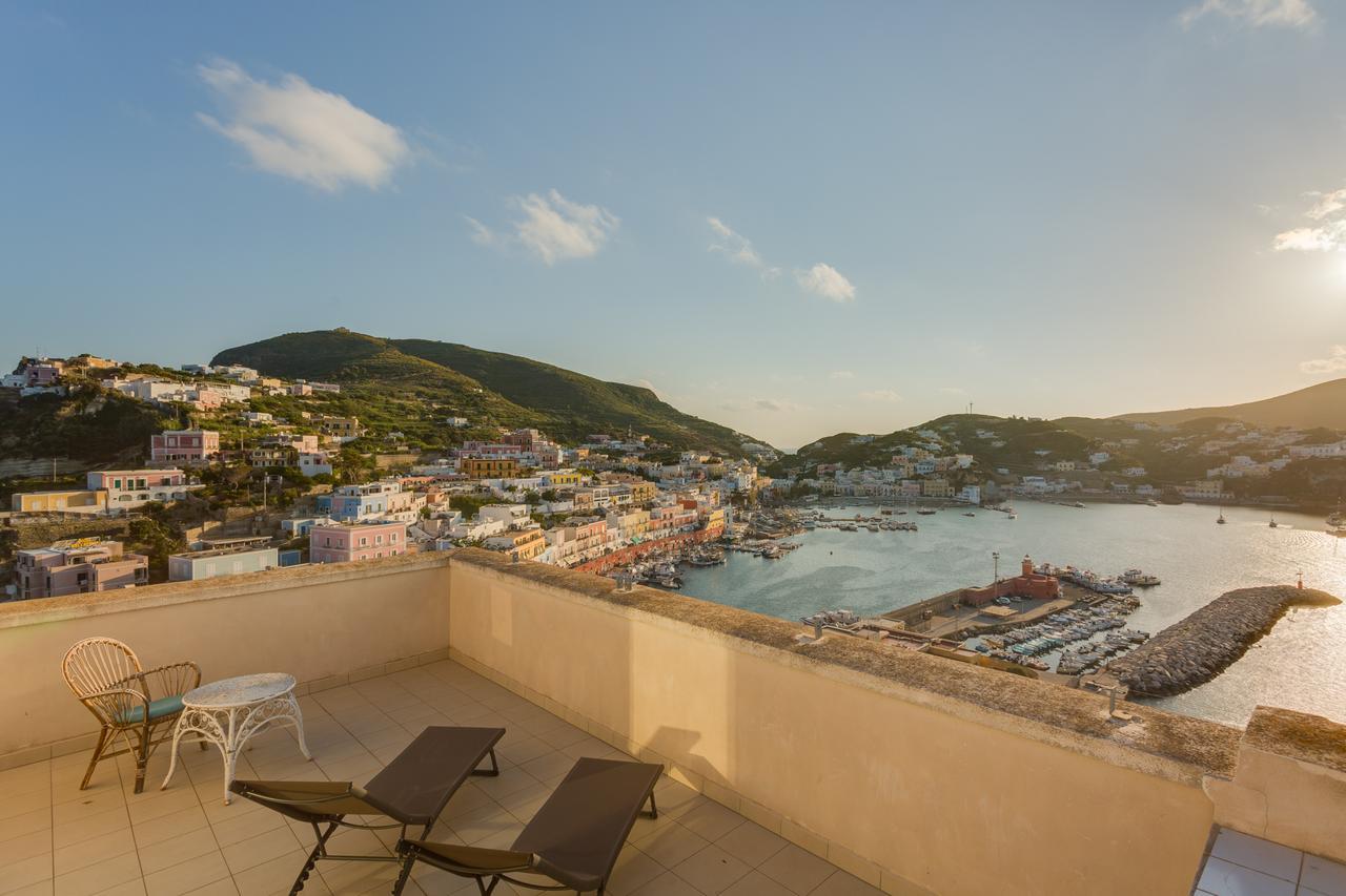 Hotel Torre Dei Borboni Ponza Eksteriør bilde