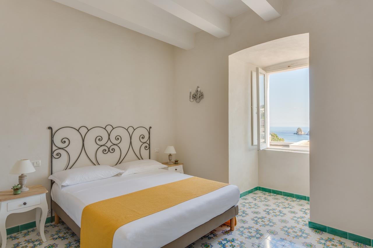 Hotel Torre Dei Borboni Ponza Eksteriør bilde
