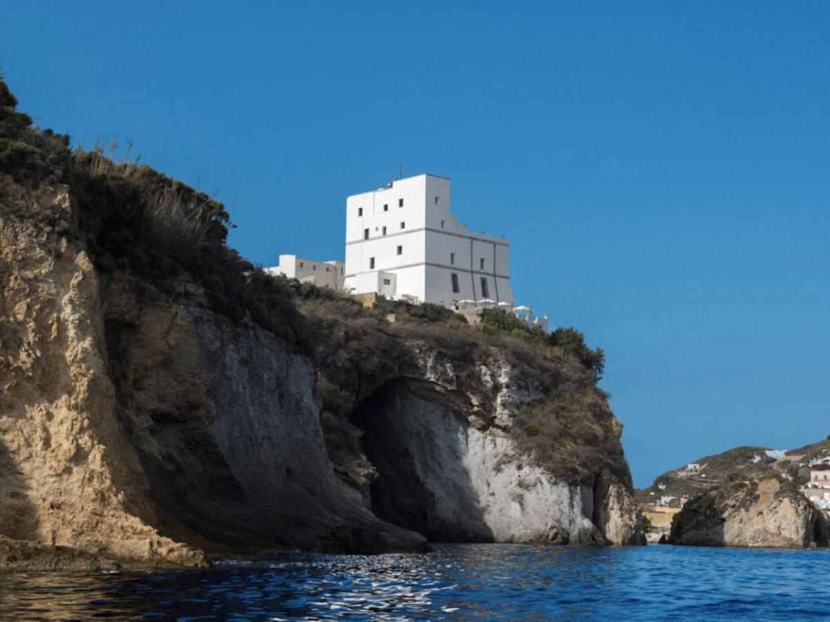 Hotel Torre Dei Borboni Ponza Eksteriør bilde