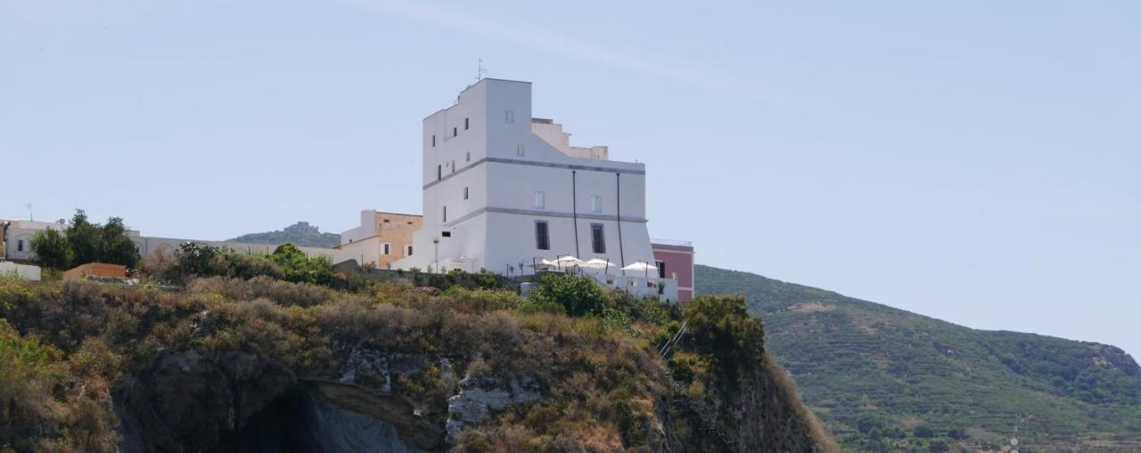 Hotel Torre Dei Borboni Ponza Eksteriør bilde