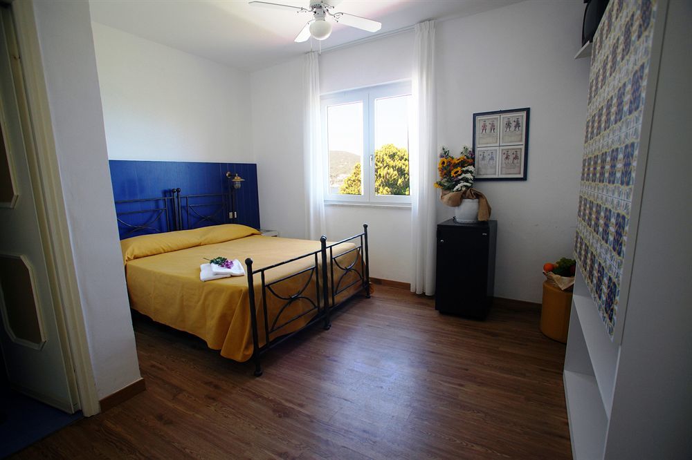 Hotel Torre Dei Borboni Ponza Eksteriør bilde