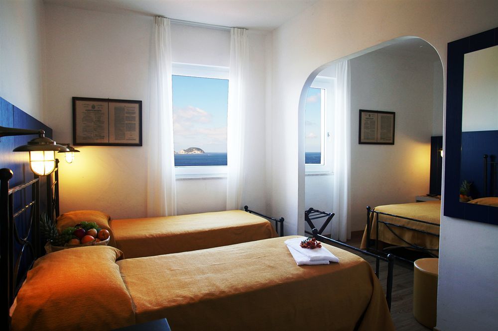 Hotel Torre Dei Borboni Ponza Eksteriør bilde